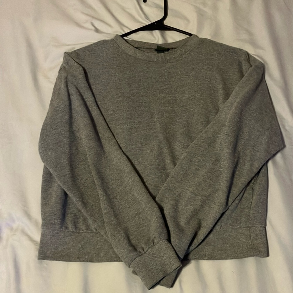 Cropped Crewneck Sweater with Relaxed Fit and Long Sleeves